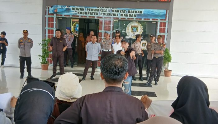 PMII Polman Geruduk DPRD, Tagih Realisasi Visi-Misi Bupati dan Soroti Sejumlah Persoalan Daerah