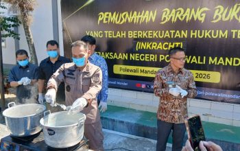 Kejari Polman Musnahkan Barang Bukti 96 Perkara Berkekuatan Hukum Tetap 3 - 3 Screenshot 20260806 113922 Gallery