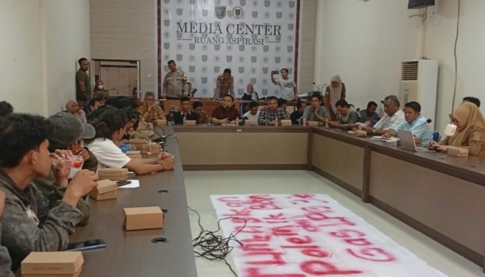 Terima Aspirasi Mahasiswa HMI Polman, DPRD Polman Bakal Pantau Antrean BBM dan Distribusi LPG